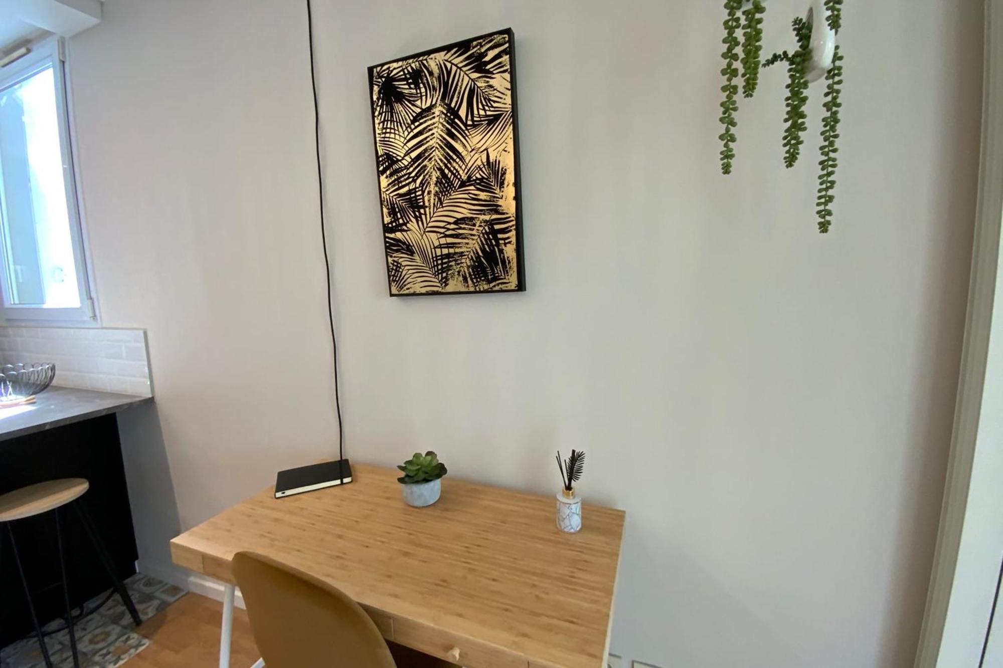 Aesthetics - 2 Bedrooms And Secure Parking! モンペリエ エクステリア 写真
